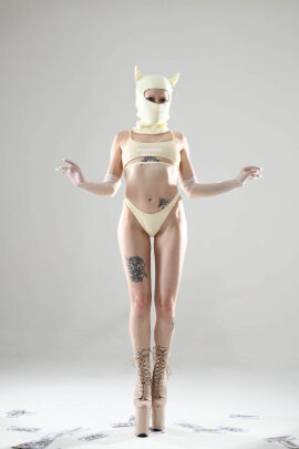Naughty Thoughts Brassière Sinner en vinyle Crème XS