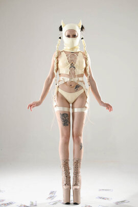 Naughty Thoughts String Sinner en vinyle Crème L